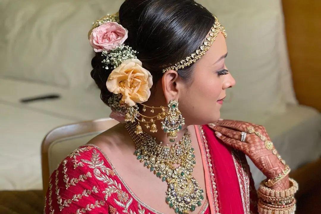 What are the best hairstyles for a saree? - Quora
