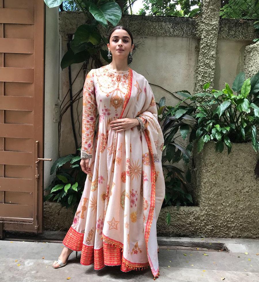 Alia Bhatt Opts For Traditional Look In Sabyasachi Couture - Masala