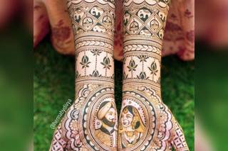 royal half hand mehndi design