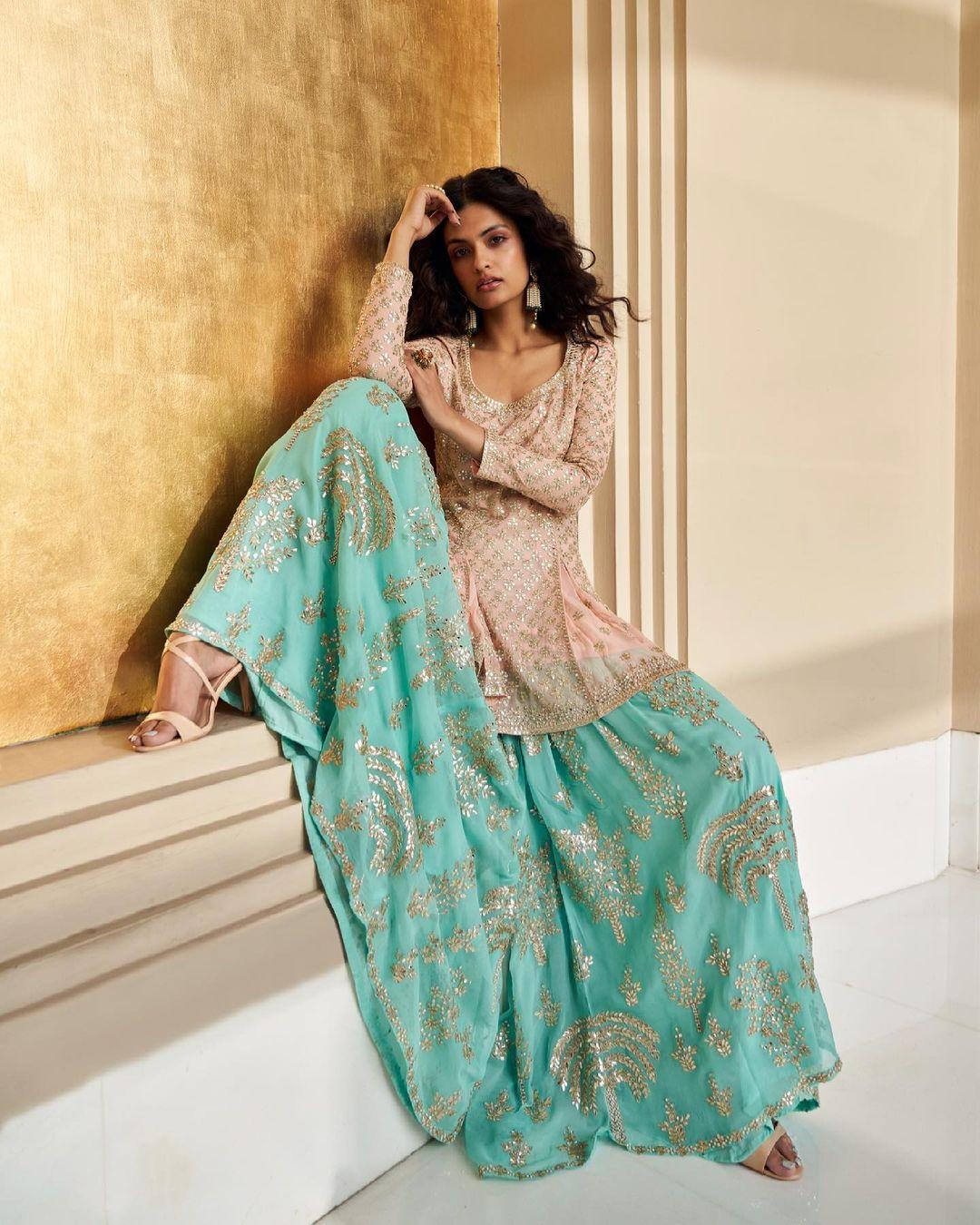 Buy Sangeet Indo Western | Online Sangeet Indo Western Dresses | Designer  Indo Western Collections