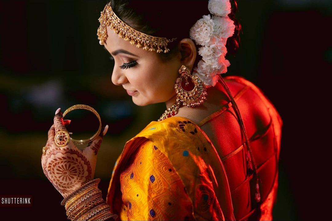 Nauvari | Nauvari saree, Saree poses, Indian wedding photography poses-nextbuild.com.vn
