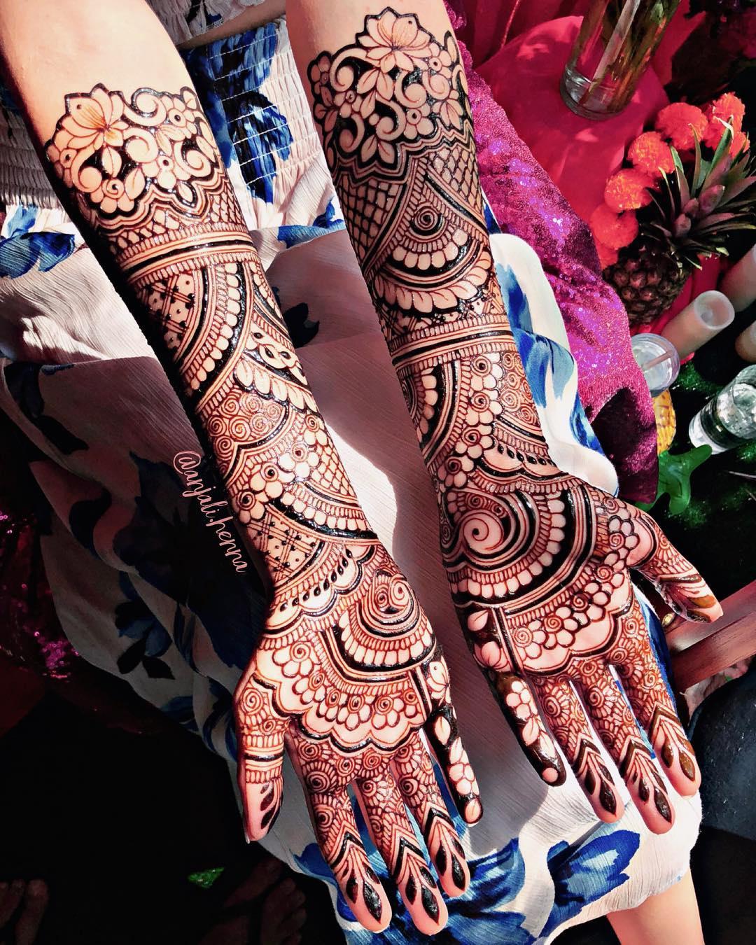 250+ Traditional and Modern Mehndi Designs For Brides and Bridesmaids image