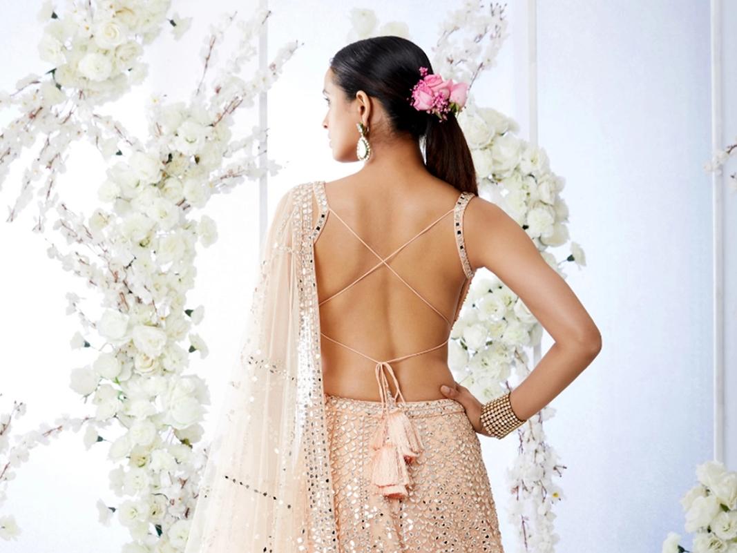 Sexy Backless Blouses Designs For Brides & Bridesmaid (Must Check It)