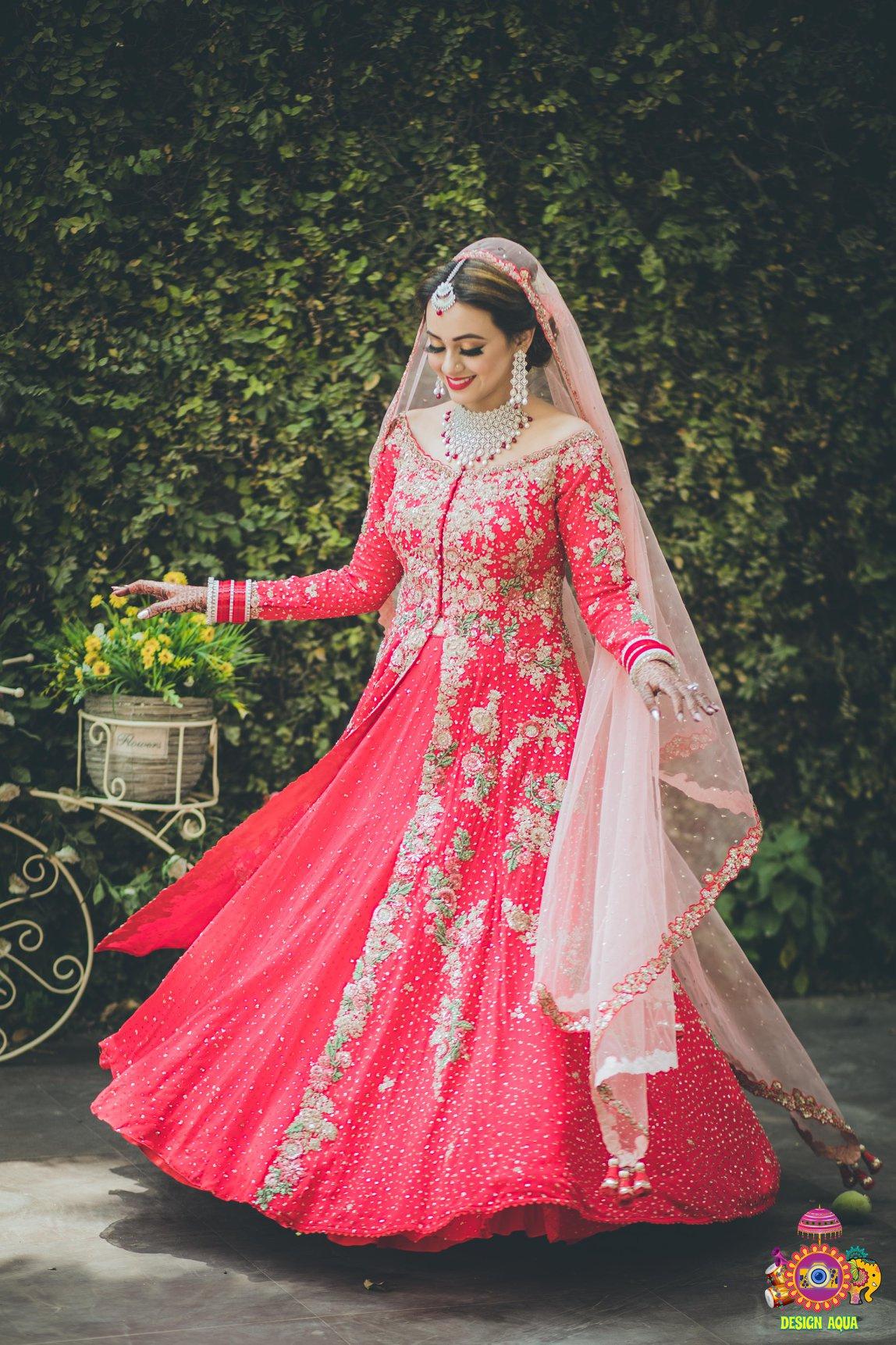 10 Red Coral Outfit Options for a Refreshing Trousseau Collection