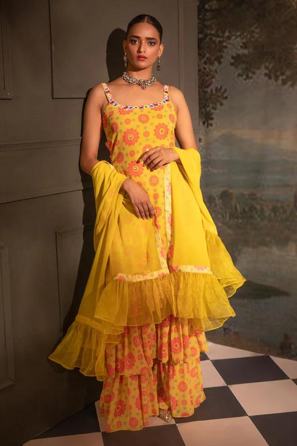 Haldi Ceremony Outfit Ideas|Haldi Dress |Haldi Function Dress Design|New  Yellow Dress 👍 - YouTube