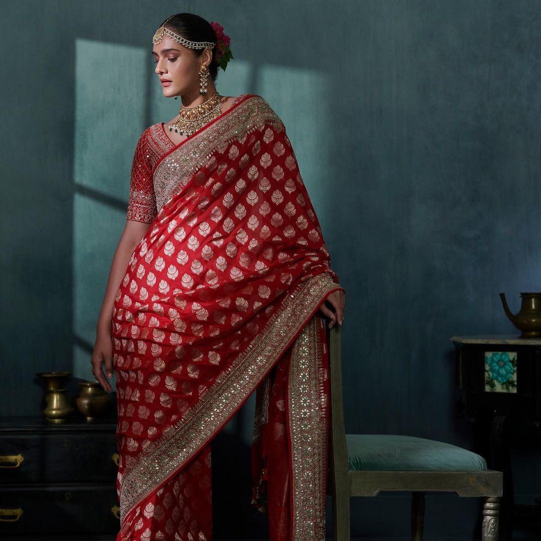 Bollywood Blouses Women's Designer Shiny Sequins Back Open SareeBlouse  Medium Silver at Amazon Women's Clothing store