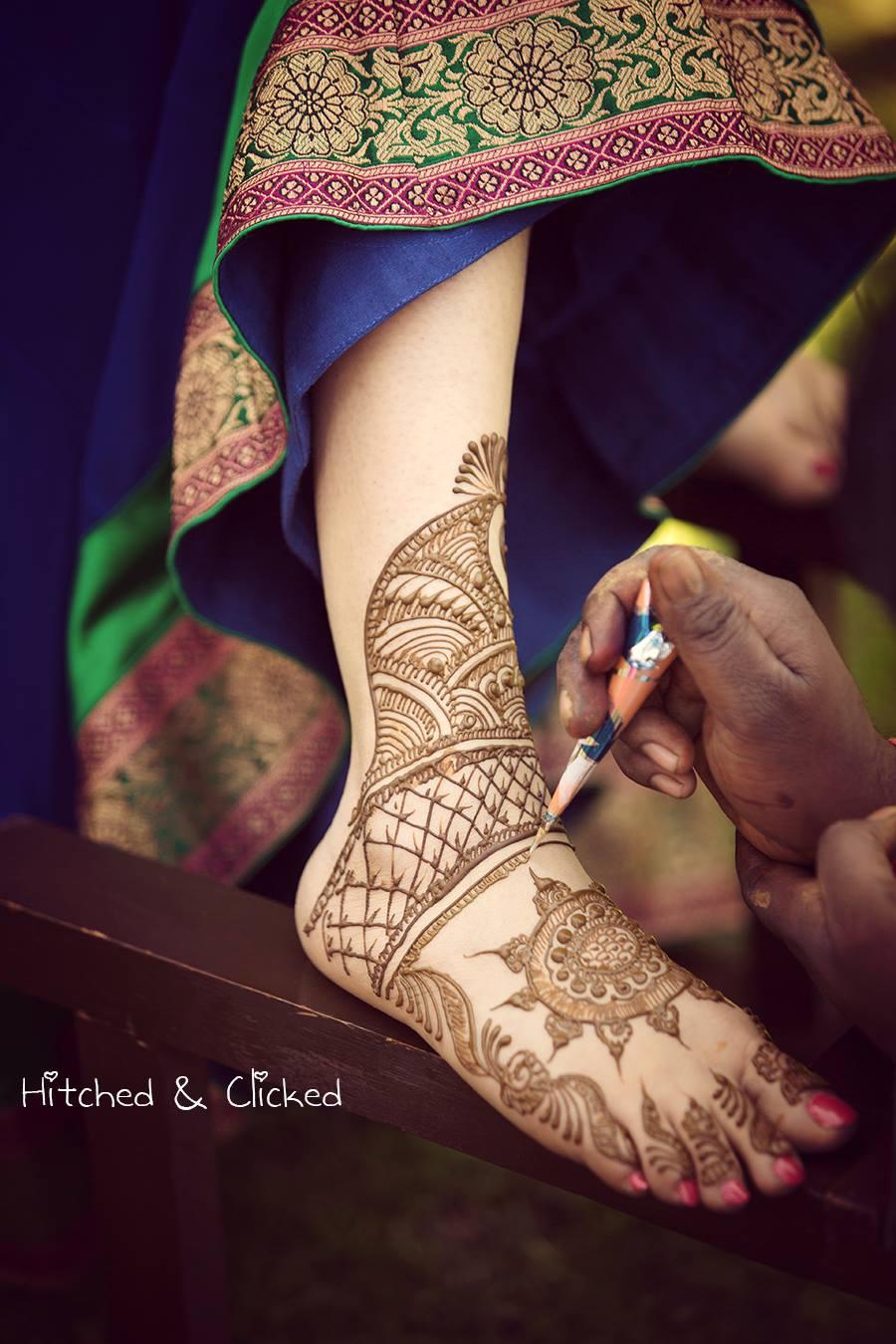 Stunning Side Leg Mehndi Designs For The Fashionista In You | HerZindagi