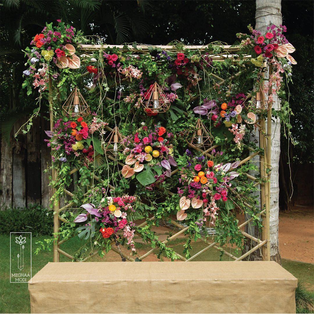 Photobooth Backdrop for a Summer Wedding