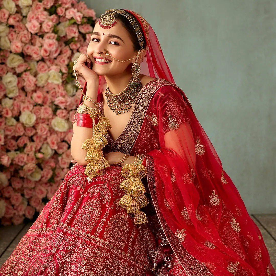 Mystylespots: Get The Look From Alia Bhatt In Red Wedding Lehenga