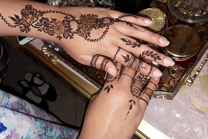 Ring Finger Cute Mehndi Design | Instagram