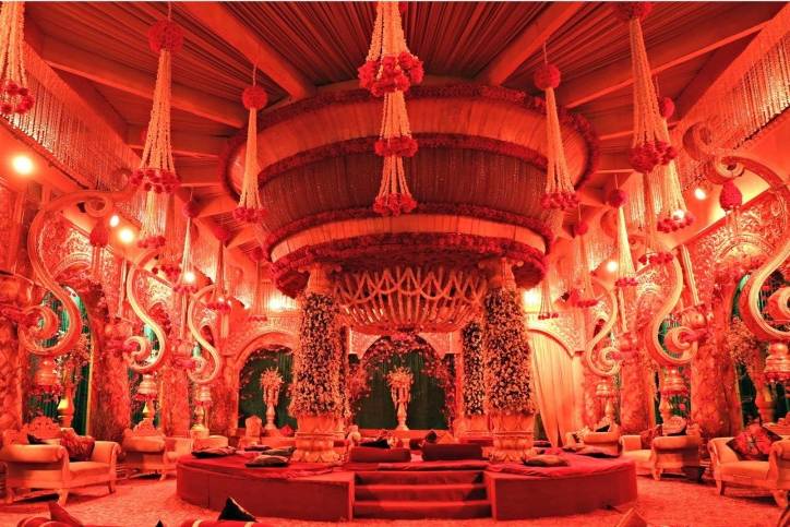 As Per Client Choice Royal Wedding Stage at Best Price in Saharanpur |  Unique Art