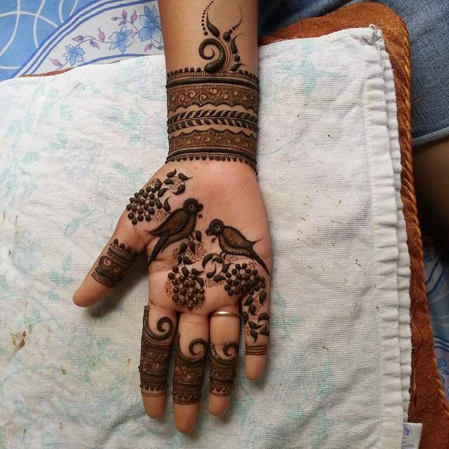 100 Simple And Easy Mehndi Designs For Brides 22