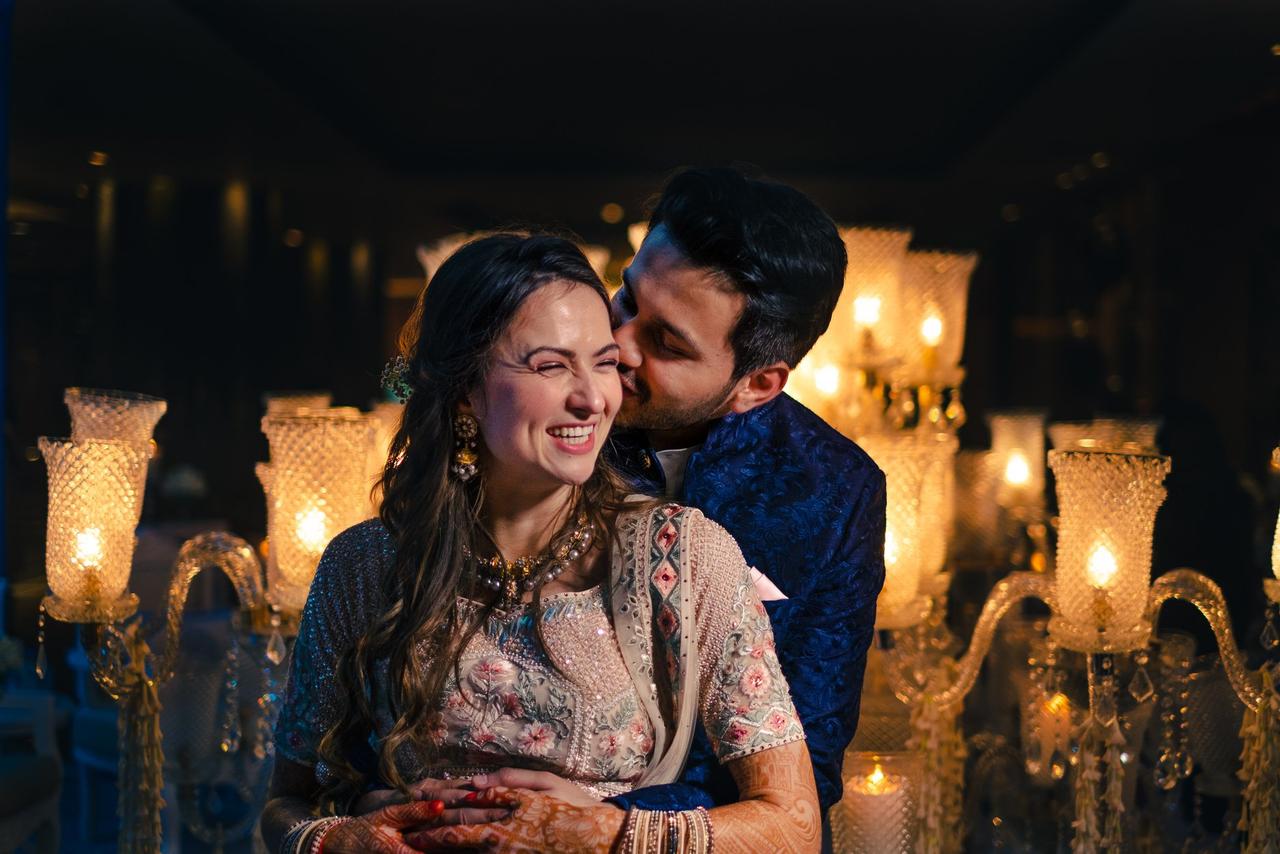 Karwa chauth special poses | Couple posing, Karwachauth couple poses, Poses