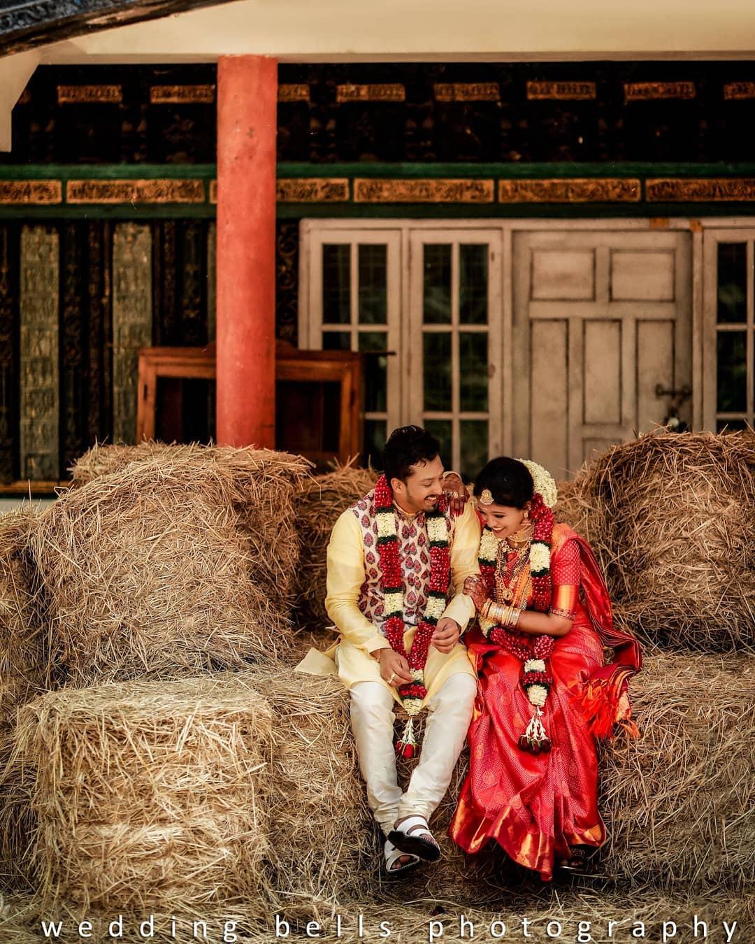 Couple poses in Saree - Sareeing.com-seedfund.vn