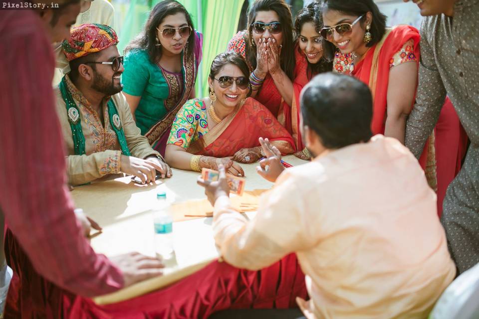 10 Popular Sangeet Games Which Work For All Age Groups