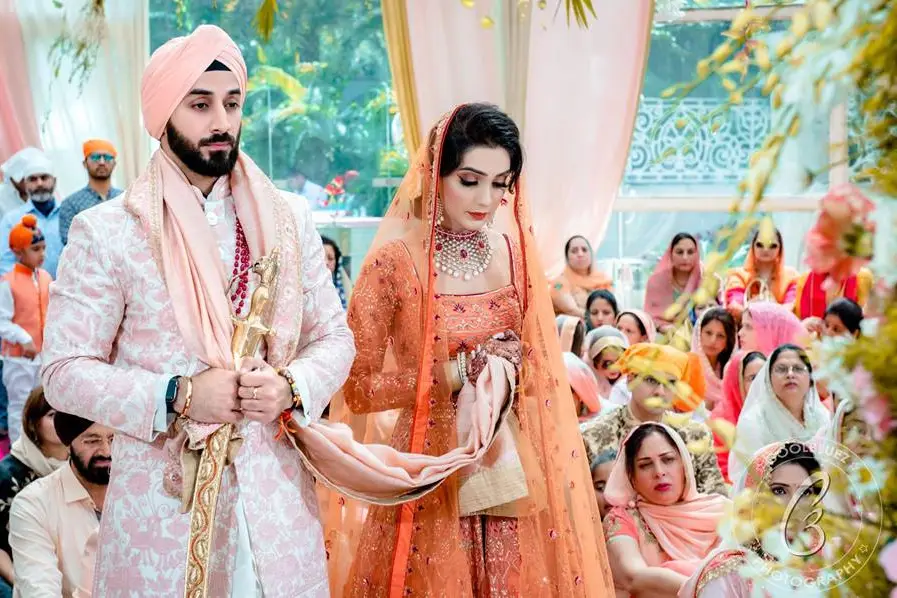 Best Indian Wedding Dresses [Guide & Tips] - Hi Miss Puff