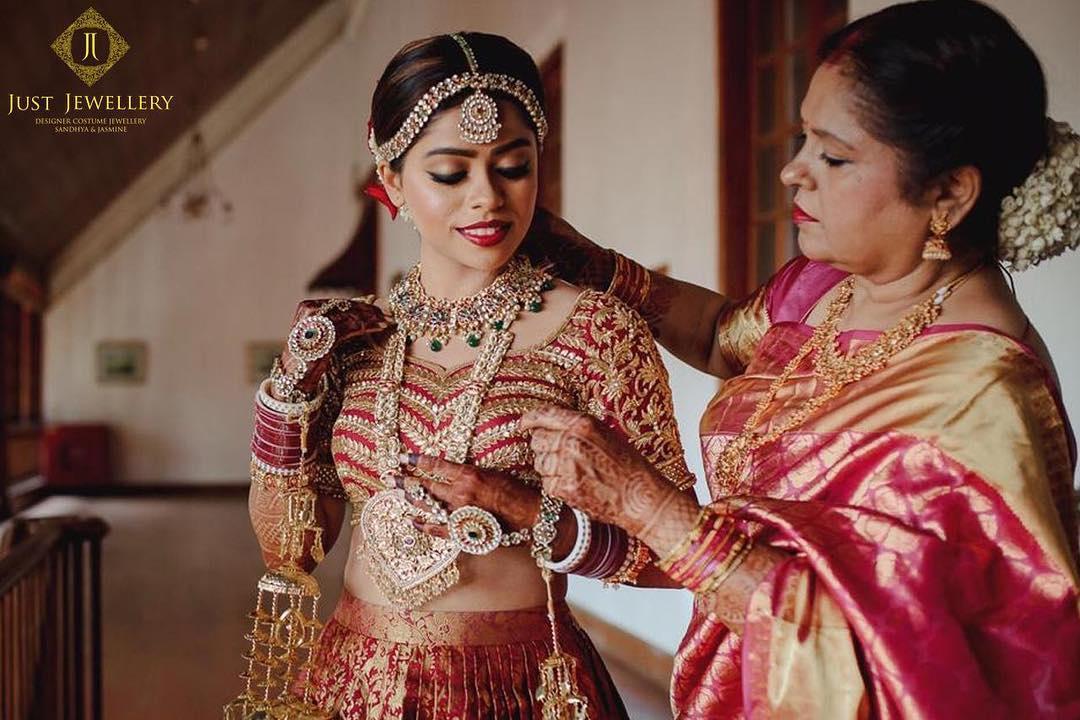 Alia Bhatts matha patti to Katrina Kaifs diamond maang tikka Best Maang  tikka designs for brides  Times of India