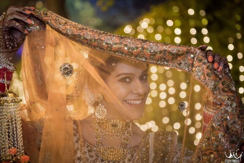 Trending Bridal Dupatta Draping Styles to Bookmark!