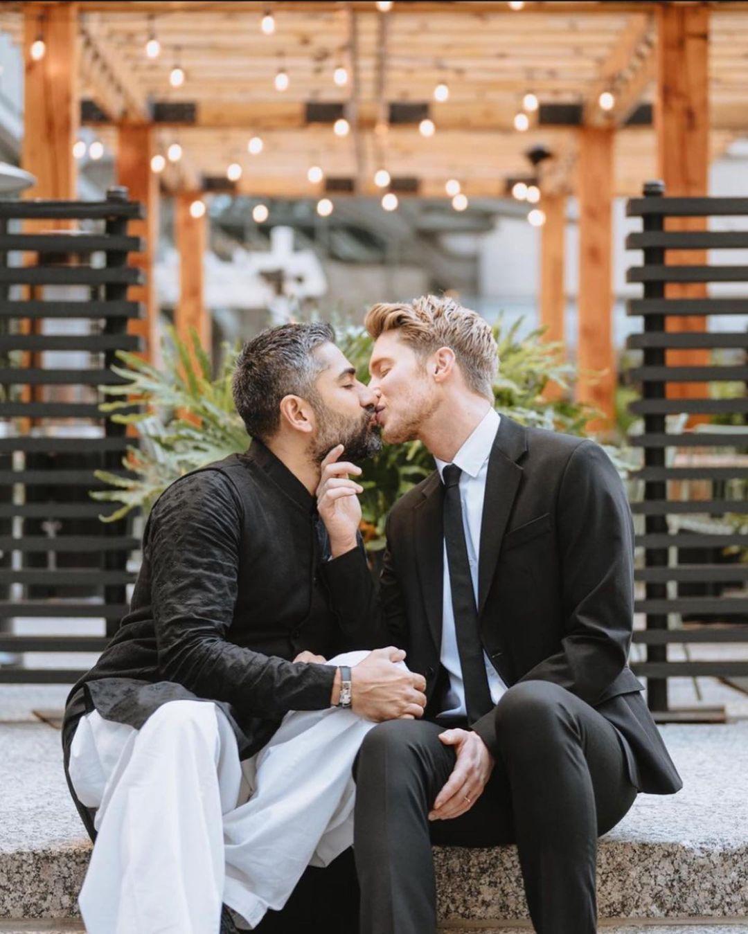 Seal It With A Kiss Photos