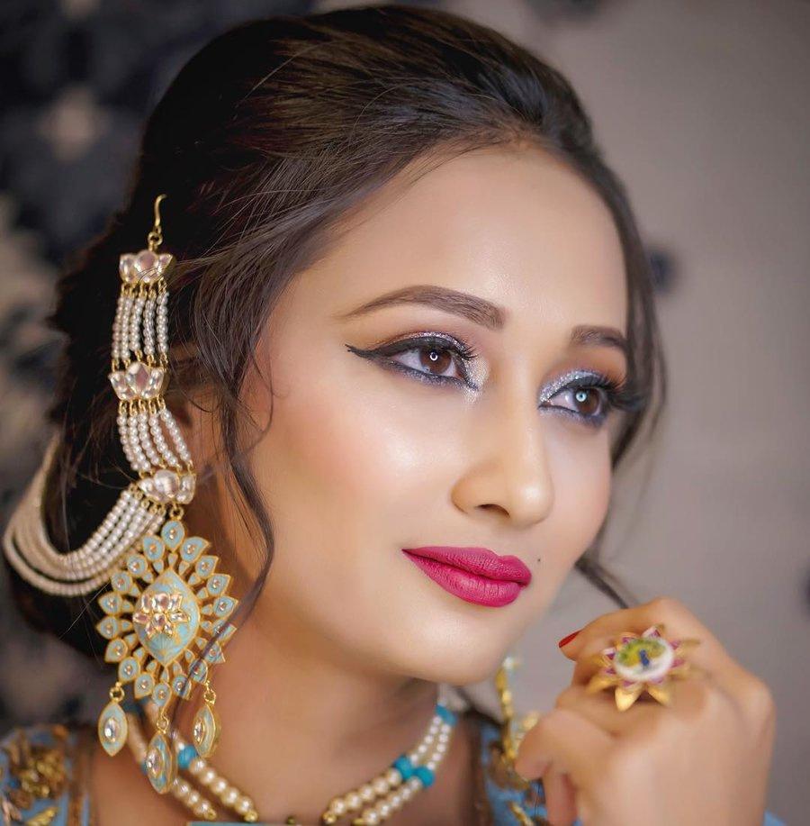 Work It! 12 Earrings With Hair Chain Looks For Awesome Bridal Pics