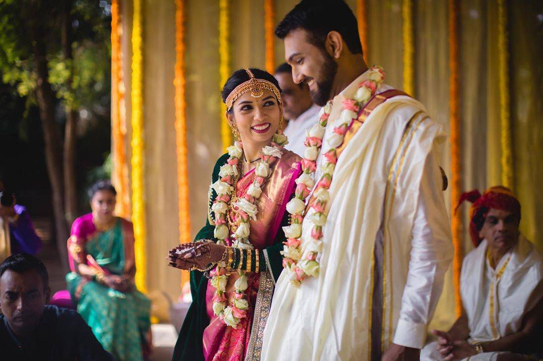 Với những bài hát cưới Tamil được ưa chuộng, khiến không khí lễ cưới trở nên đầy chất riêng của dân tộc. Thưởng thức ngay những bài hát cưới Tamil được yêu thích nhất trong mùa cưới để làm cuộc lễ trở nên đặc sắc hơn.