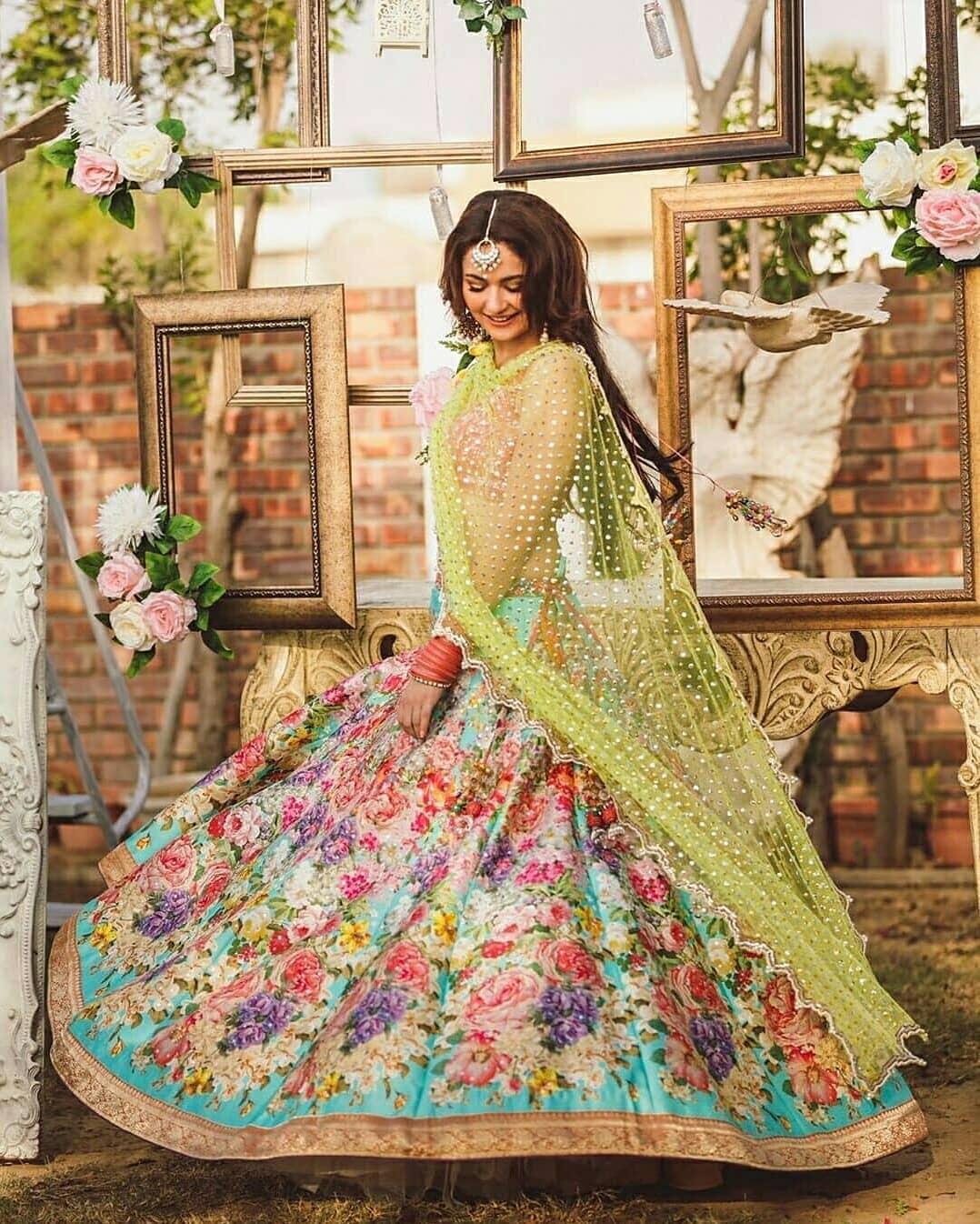 Buy Purple Organza Square Neck Floral Embroidered Bridal Lehenga Set For  Women by Anushree Reddy Online at Aza Fashions.