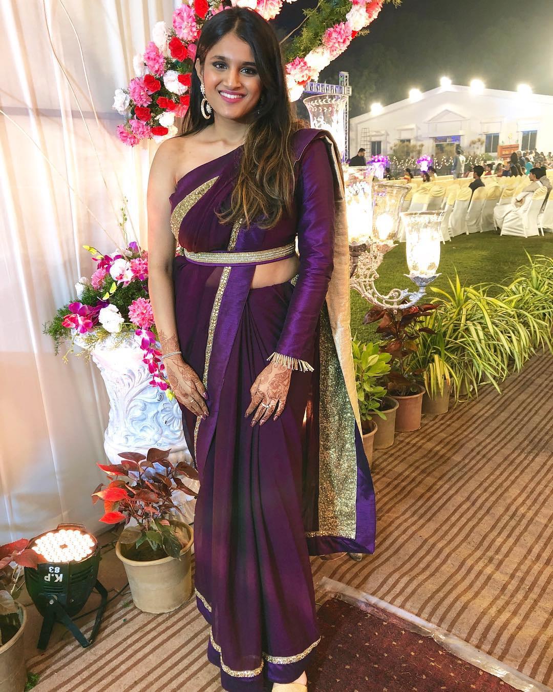 Jewellery on hot sale purple saree