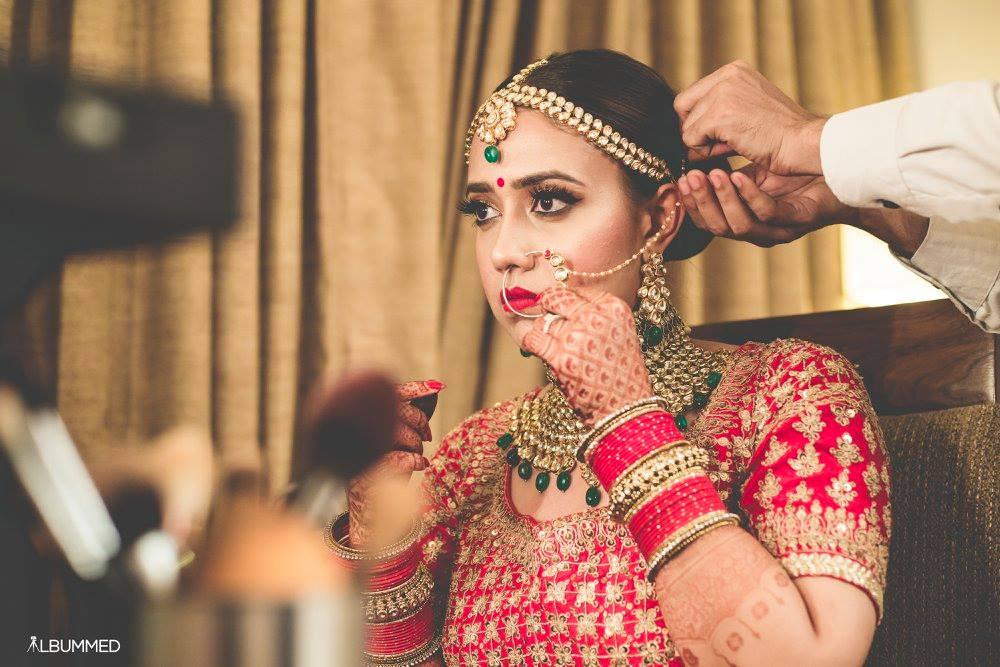 Indian Pakistani Bride Gold Jewellery Necklace Stock Photo 1236504535 |  Shutterstock