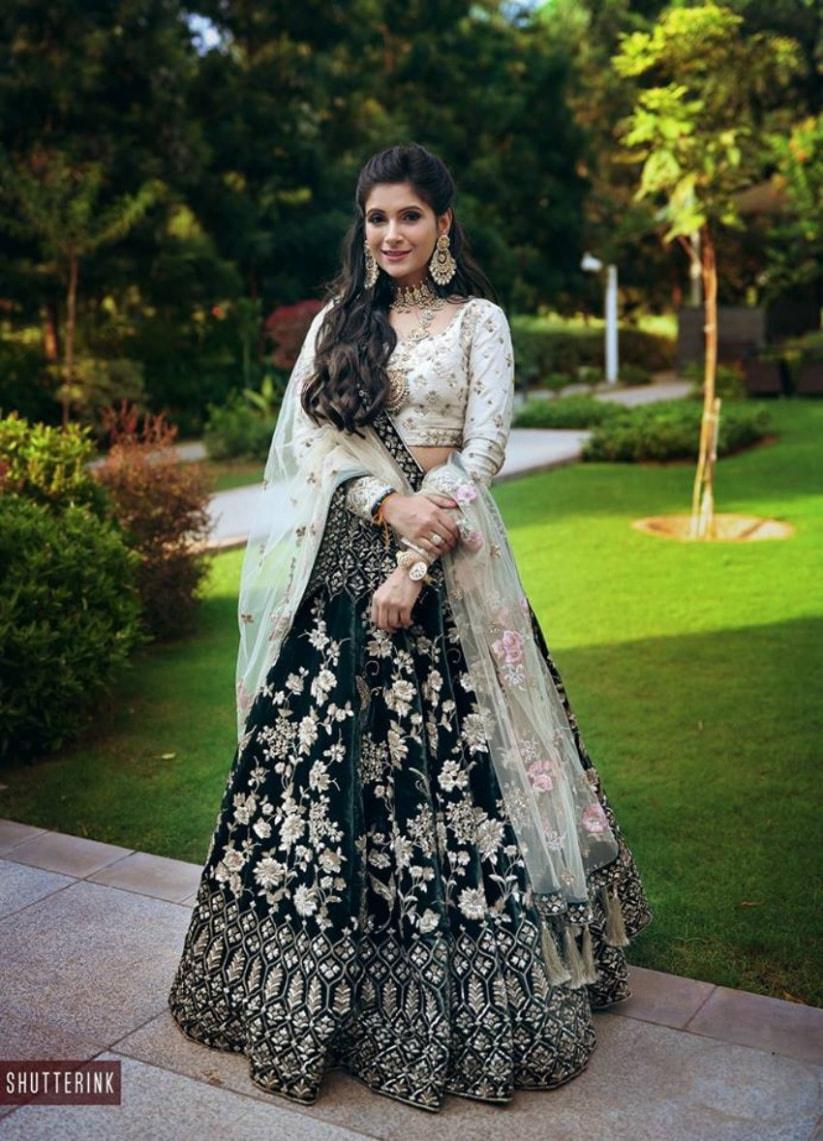 Is it okay to wear a deep neck blouse for a lehenga choli? - Quora