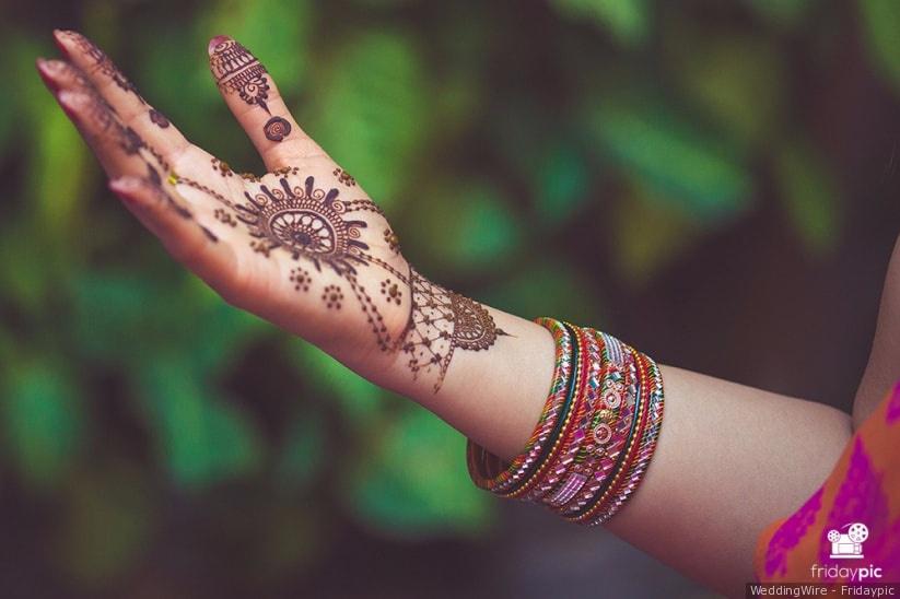 25+ Fresh & Stunning Foot Mehndi Designs for the Modern Brides |  WeddingBazaar