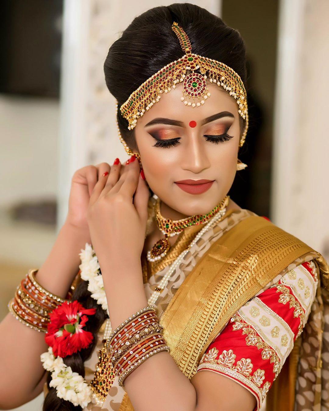 5 Indian Bridal Hairstyles Thatll Make You Look Like A Stunner At The  Mandap  Bewakoof Blog