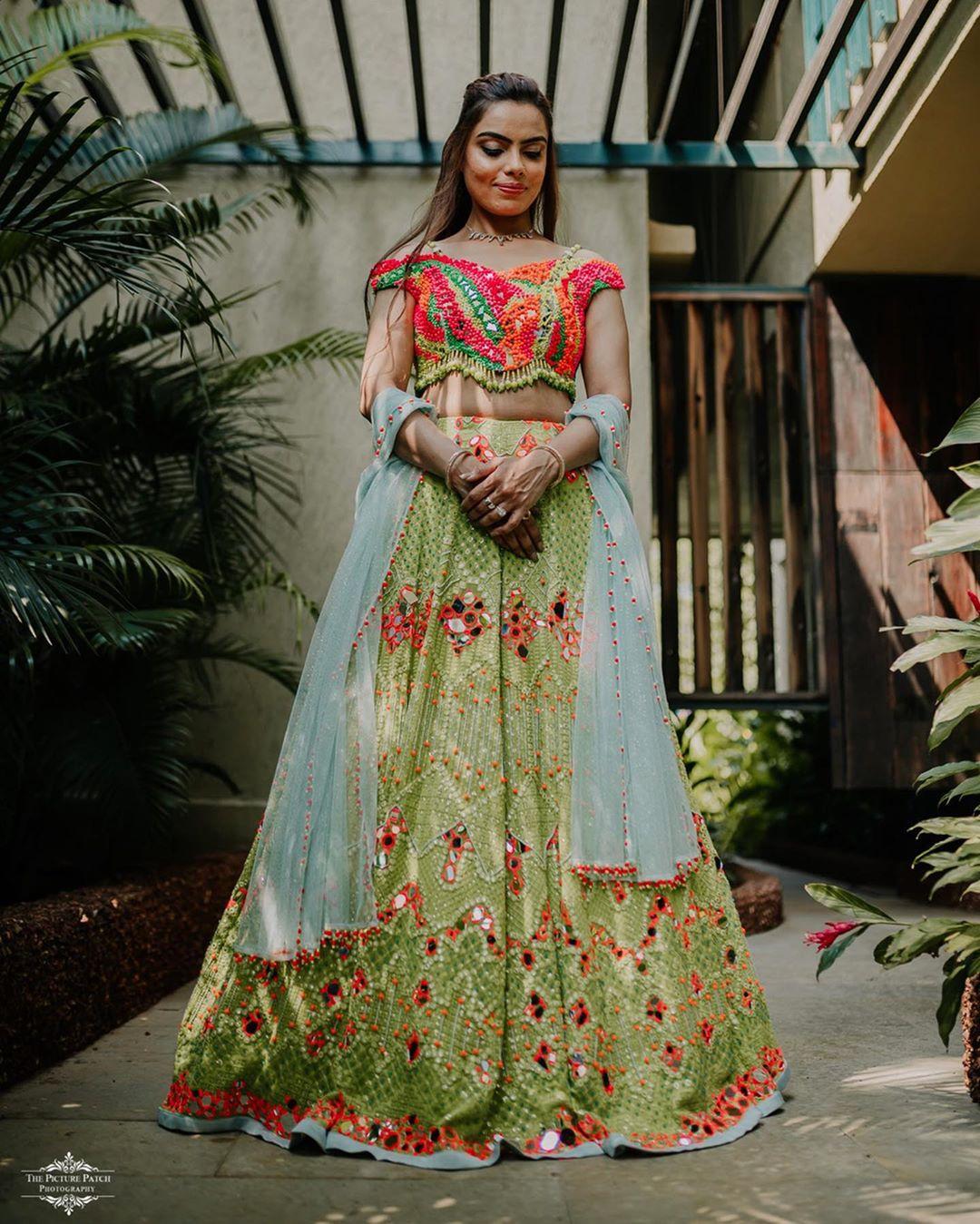 Green Lehenga Cholis: Buy Latest Indian Designer Green Ghagra Cholis Online  - Utsav Fashion