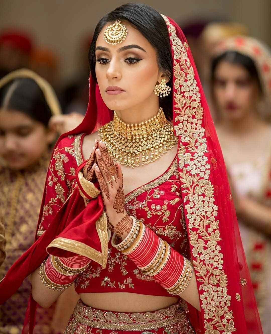 10 Gold Necklace Set Options For The Most Stunning Bridal Look