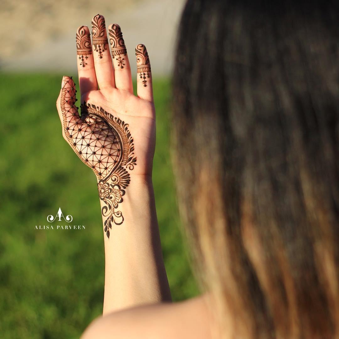 Geometric Mehndi Design For Hands | HerZindagi