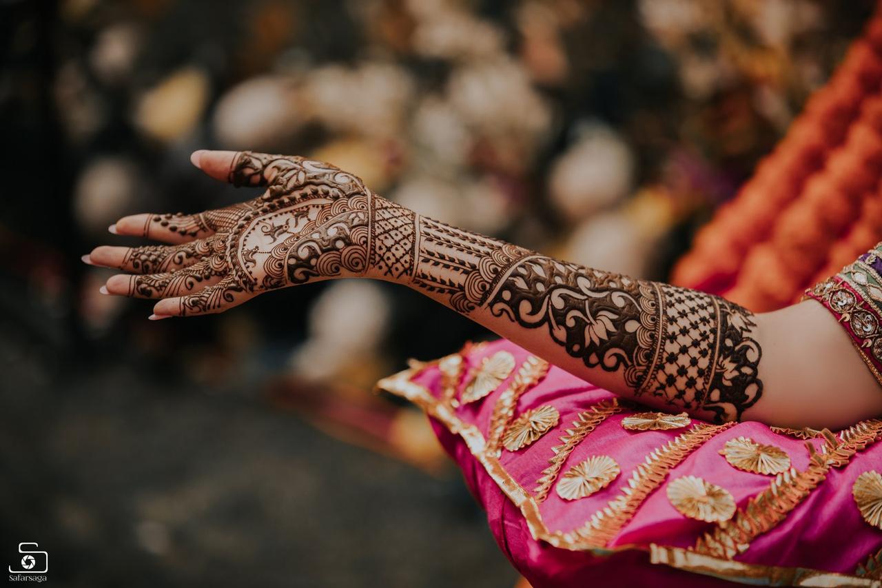 Preet Henna - Was super lovely to meet @kiran05 and family! We went for a  symmetrical look with some bits of the sun from the Disney Tangled film.  Love how this has