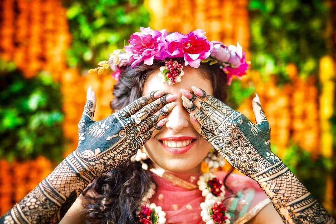 mehendi poses for bride | mehendi poses for girls | mehendi pose photo| how  to pose in mehendi - YouTube