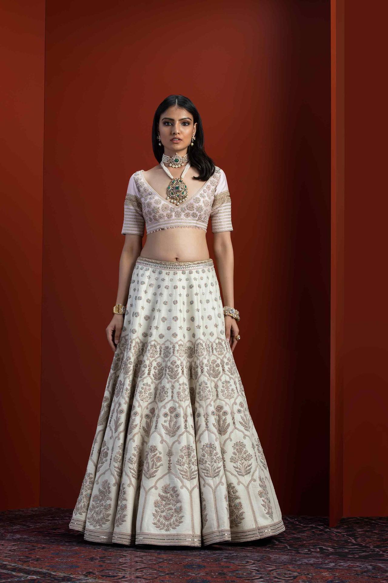 87045 white lehenga jj valaya ivory embroidered lehenga