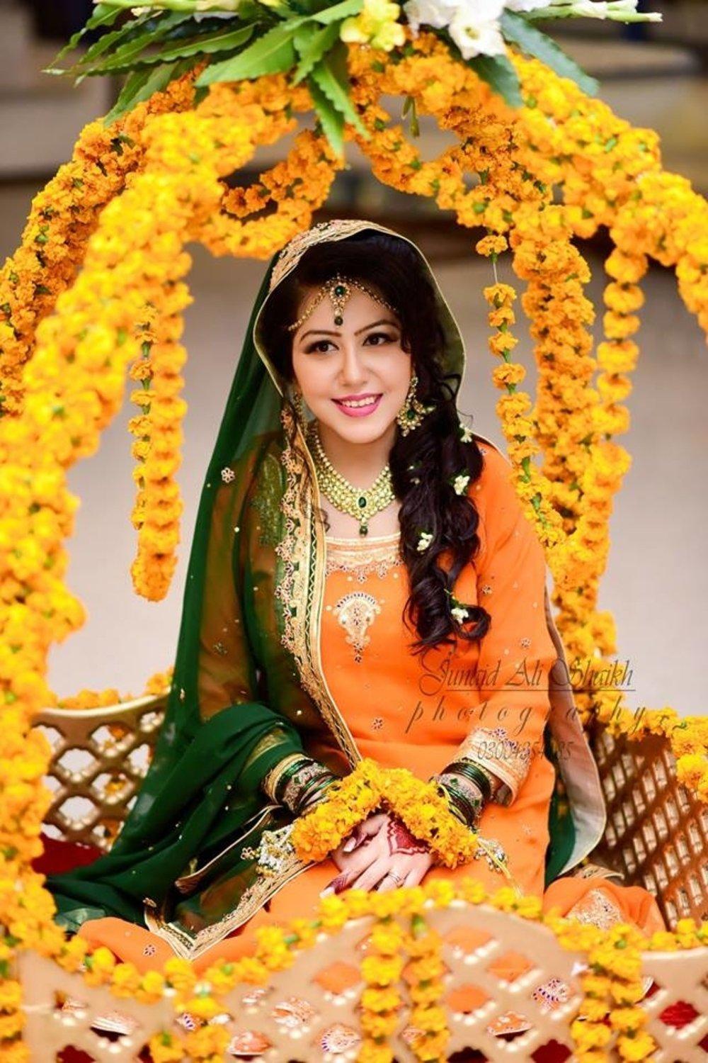 Pin by Sidra on mayuian/mehndi | Pakistani bride, Bridal mehndi dresses, Pakistani  bridal dresses
