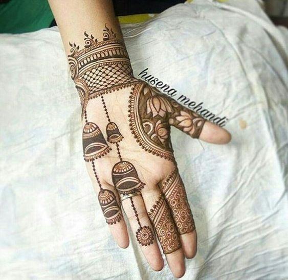 35+ Traditional Mehendi Designs For Every Type Of Bride! | WedMeGood