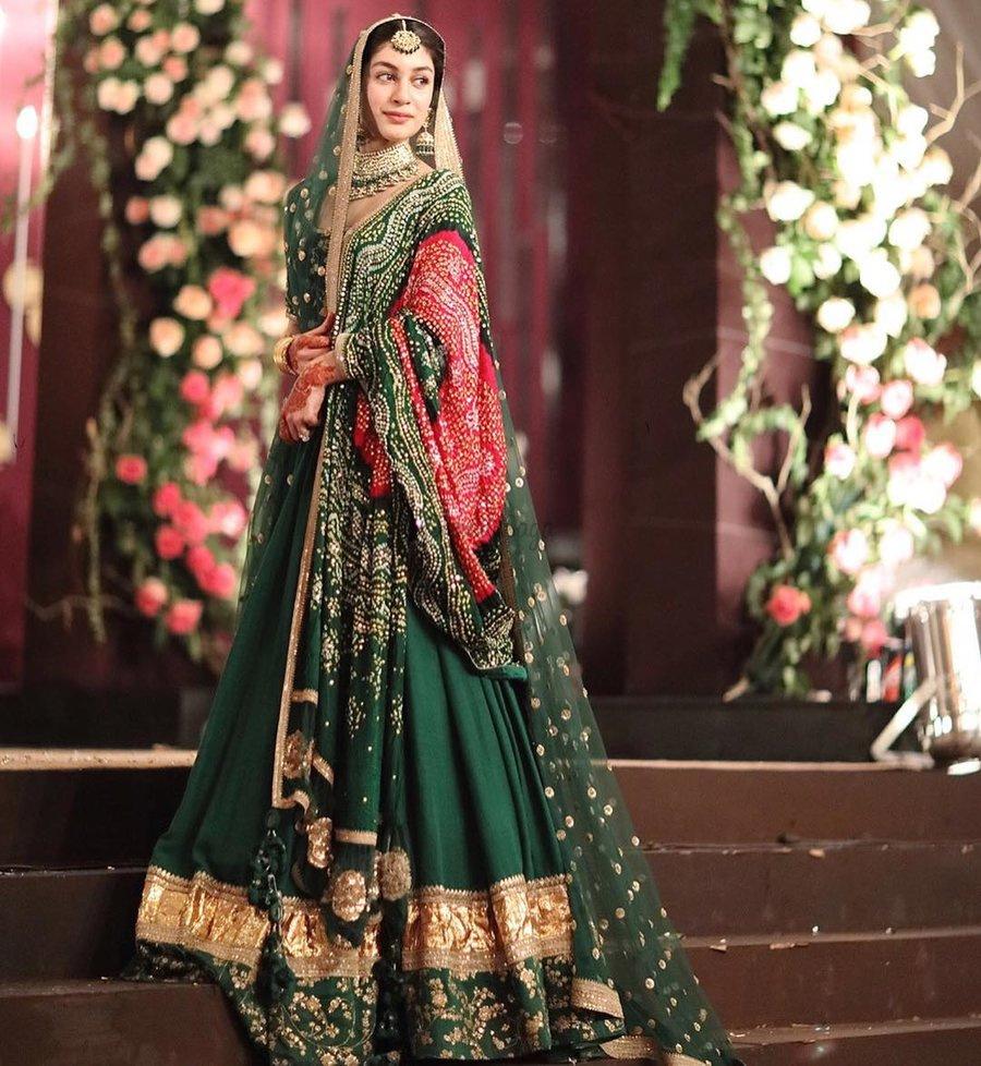 Bandhani Lehengas: A Big Yes If You Wanna Stand Out! | Bridal lehenga  collection, Bandhani lehenga, Indian bridal