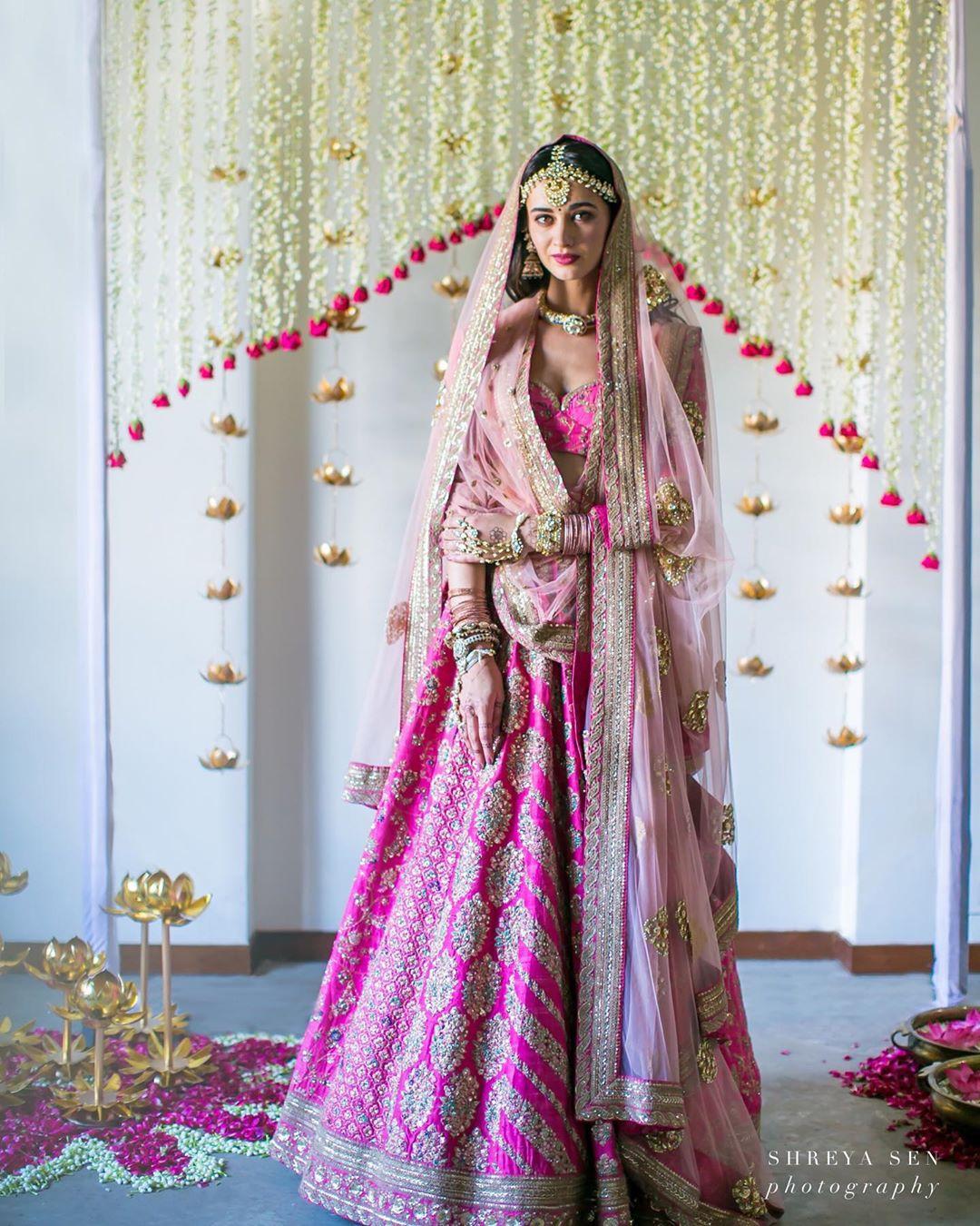 Punjabi bride smiling Stock Photo - Alamy