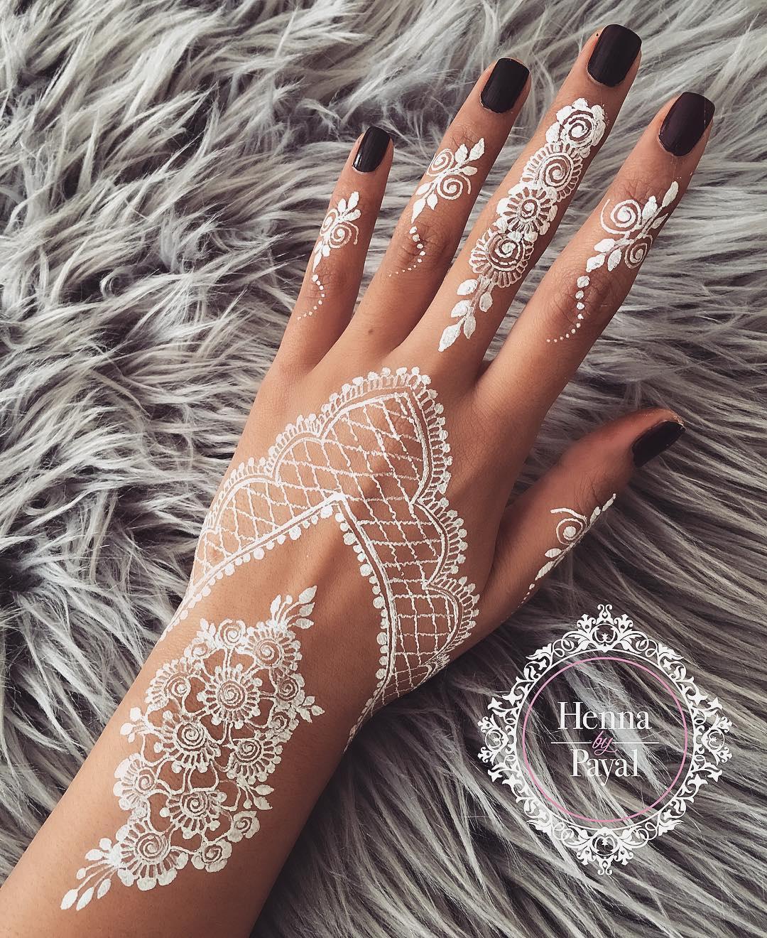 Back finger mehndi design easy - mehndidesign