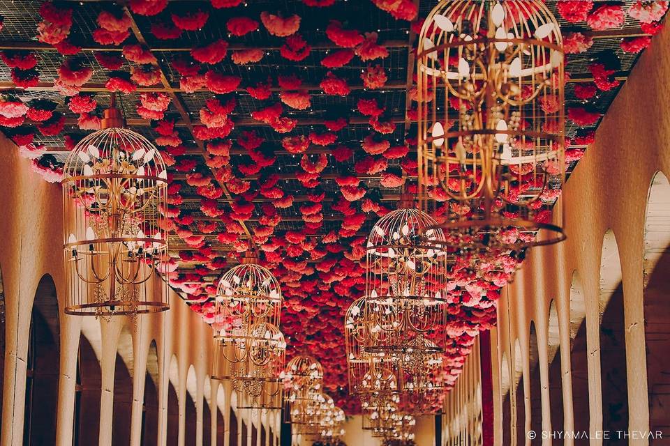 8 Paper Flower Wall Décor Ideas to Deck the D-day Venue Up for You