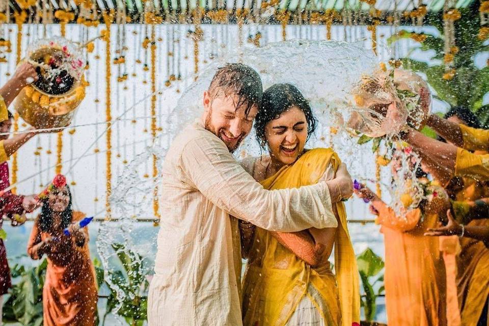 Haldi ceremony, 👰 @sumitpriya.official Photographer @sayak_chuckervertii  By #syk_photographz #_… | Haldi photoshoot, Haldi poses for bride, Haldi  ceremony outfit