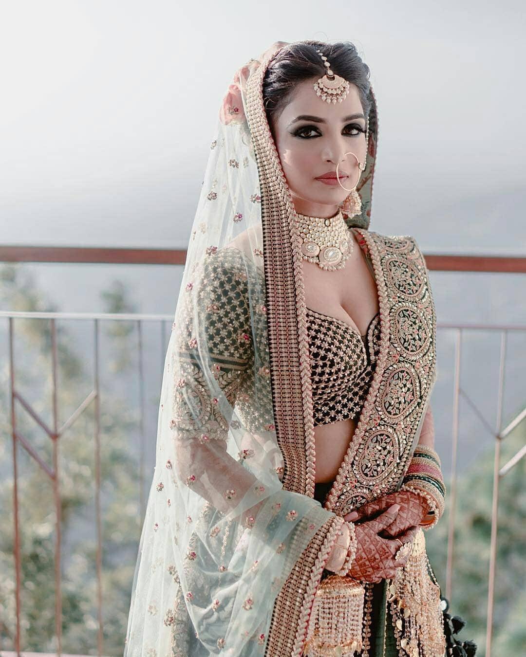 Wedding Lehengas Sarees Mahotsav-Mohmanthan [SALE] - ArtistryC | Designer  lehenga choli, Saree designs, Party wear sarees