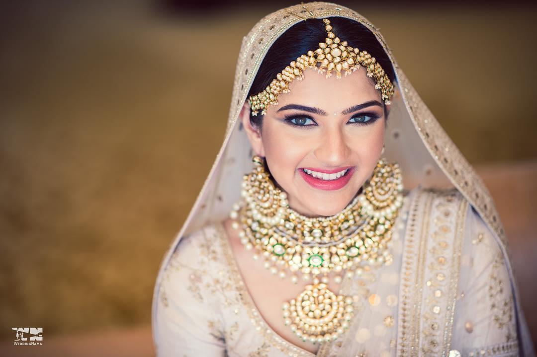 Bride with on sale kundan jewellery