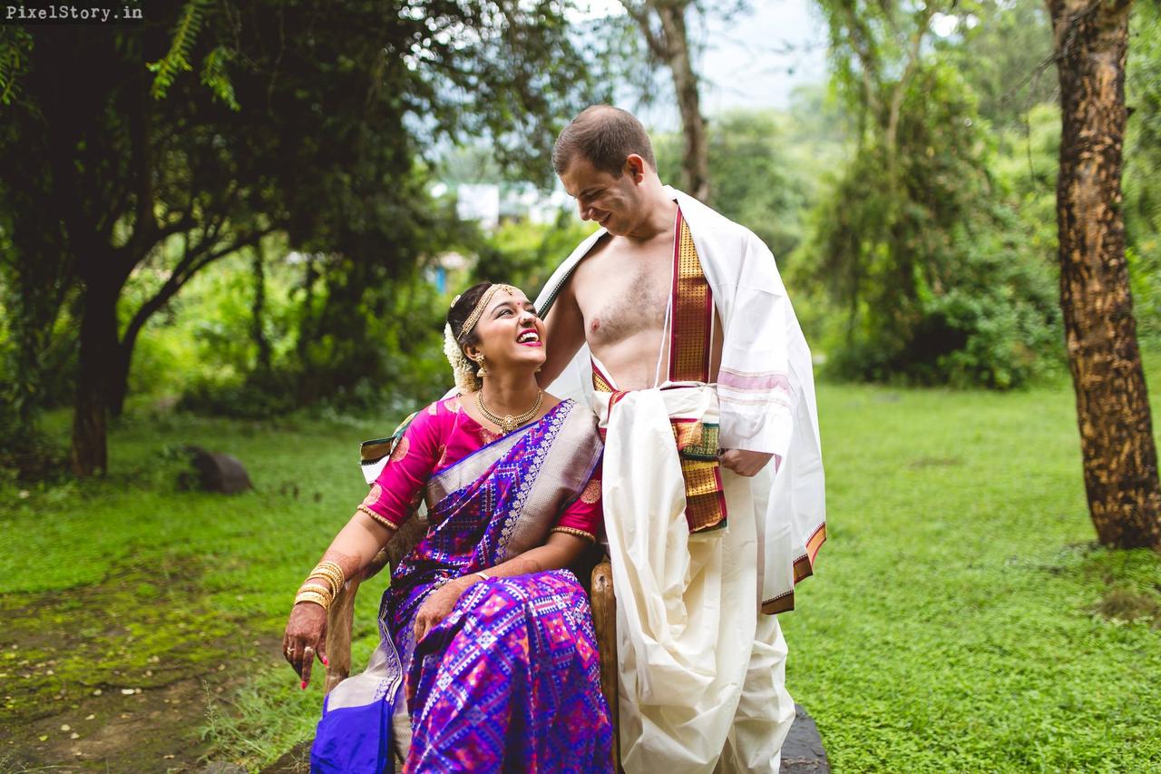 Kerala Couple Traditional Dress Kerala Stock Vector (Royalty Free)  2188576591 | Shutterstock