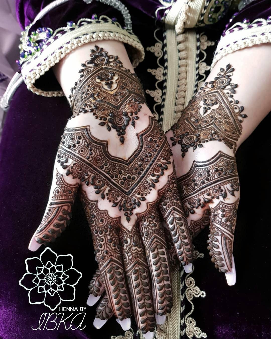 8 Different Types of Mehendi Designs