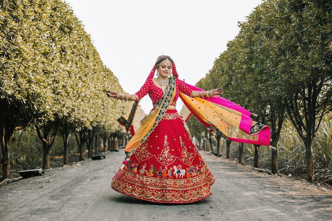 Upgrade Your Wardrobe with These Latest Ghagra Choli Designs to Look ...