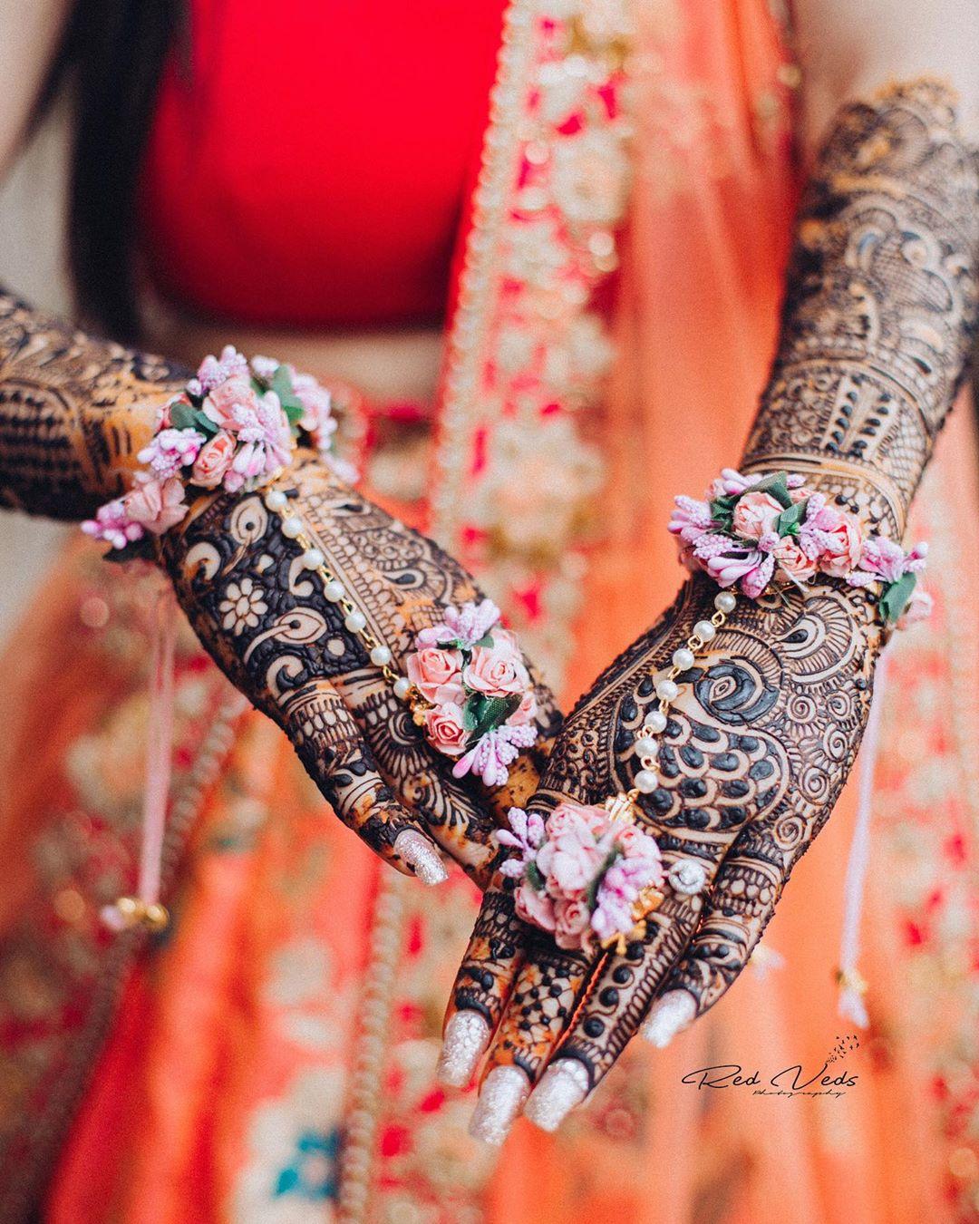 Sparkle Mehndi Will Look Great on the Arms & Full Hand | by Rinku Mehandi  Artist | Medium